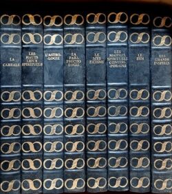 Les Grands Livres Mystérieux